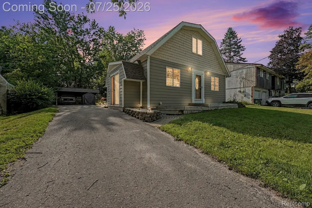 815 N Conklin Road Orion Charter Township MI 48362