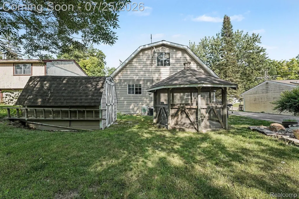 815 N Conklin Road Orion Charter Township MI 48362