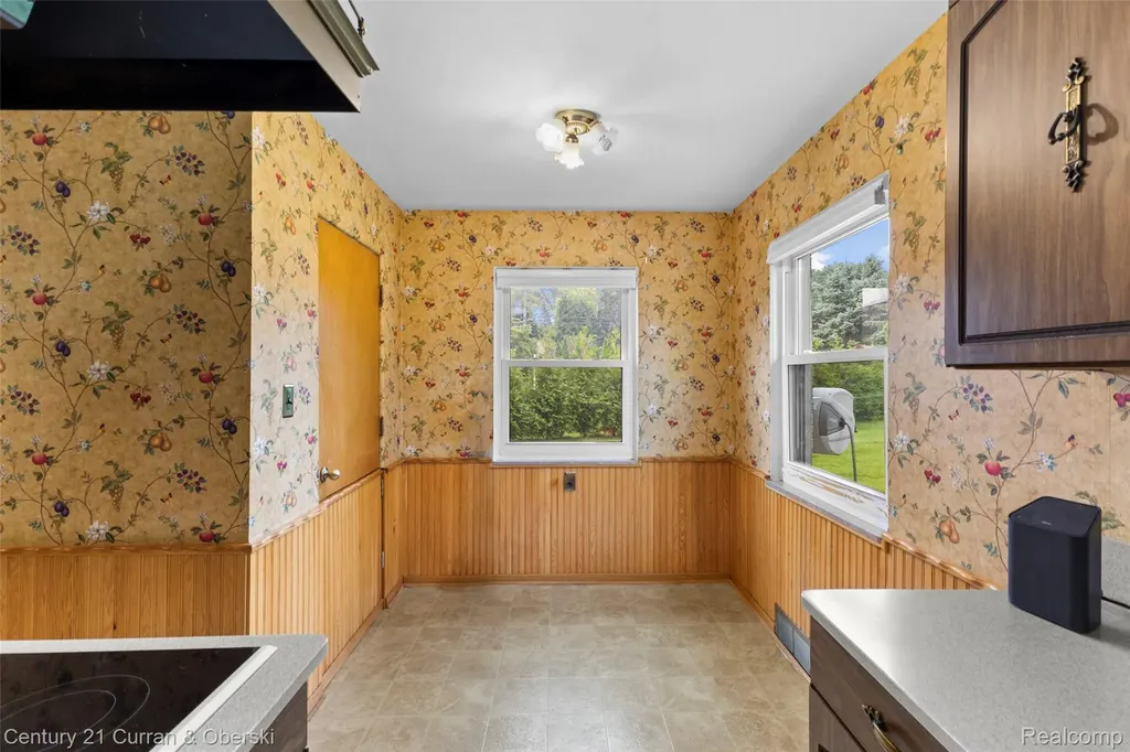 4 Crescent Court Dearborn City MI 48124