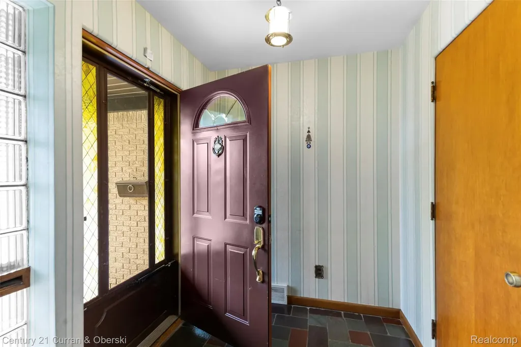 4 Crescent Court Dearborn City MI 48124
