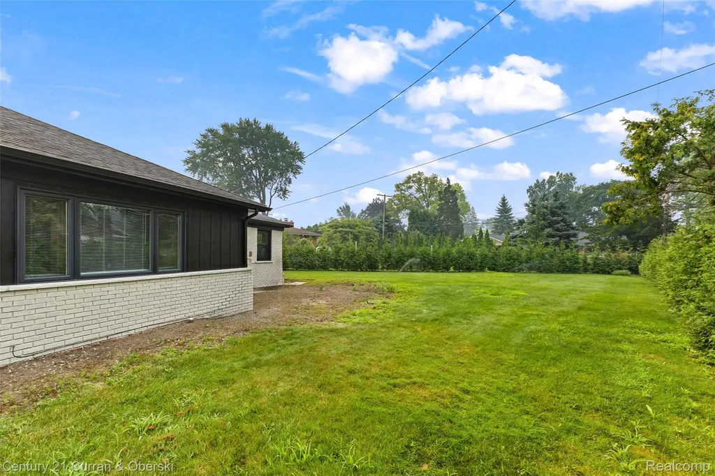 4 Crescent Court Dearborn City MI 48124