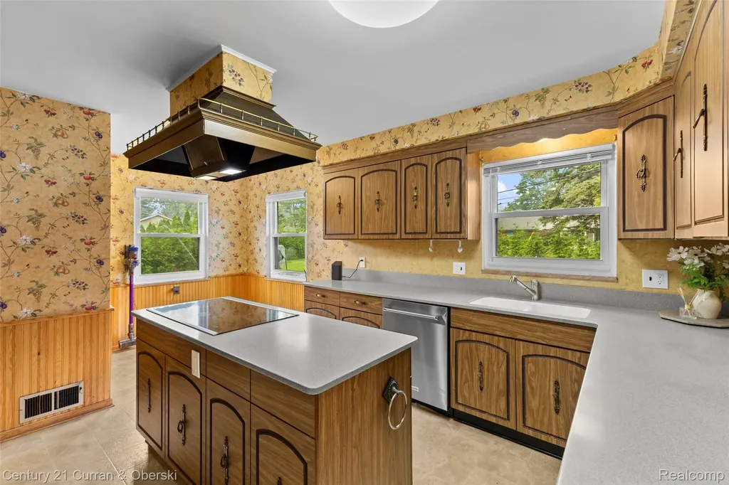 4 Crescent Court Dearborn City MI 48124