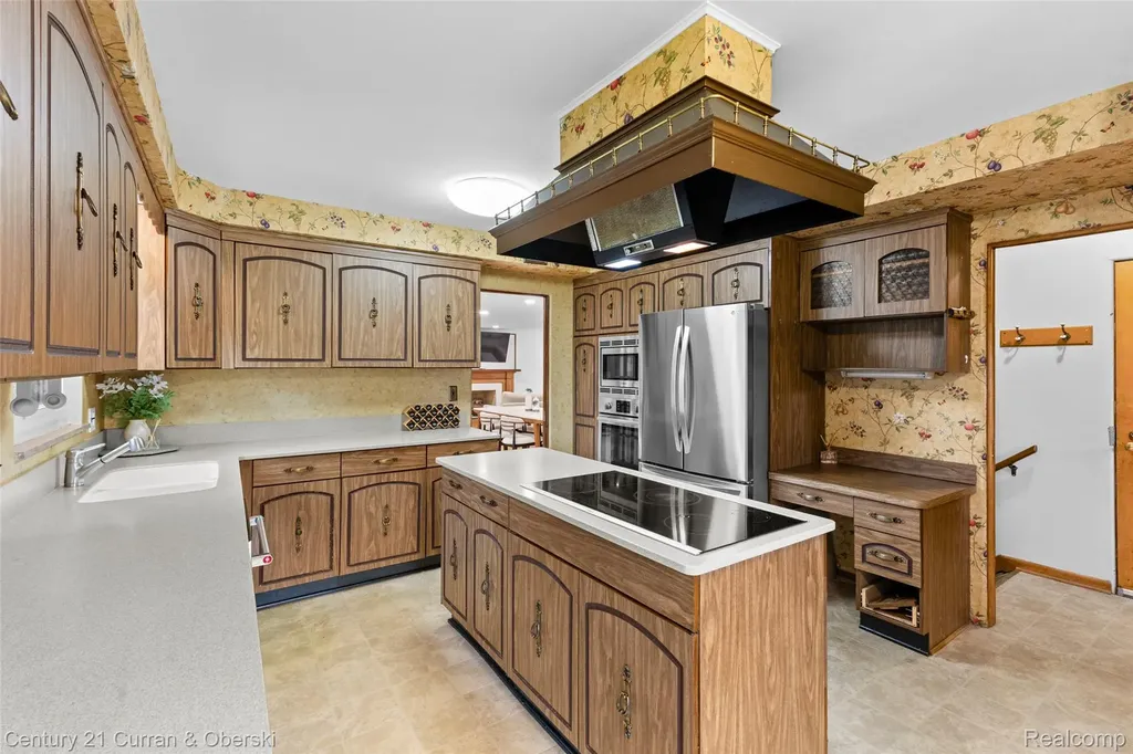 4 Crescent Court Dearborn City MI 48124