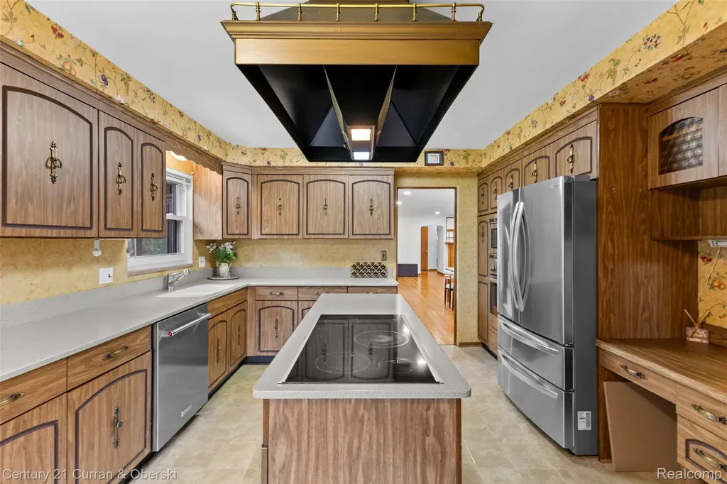 4 Crescent Court Dearborn City MI 48124