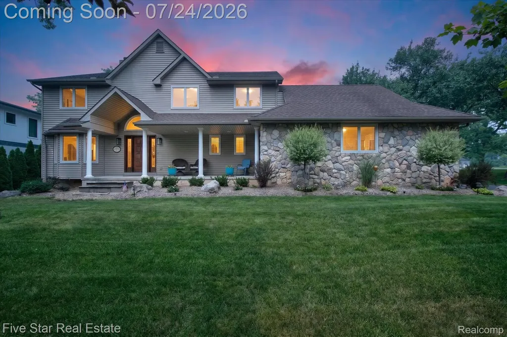 3556 Shady Beach Boulevard Orchard Lake Village City MI 48324