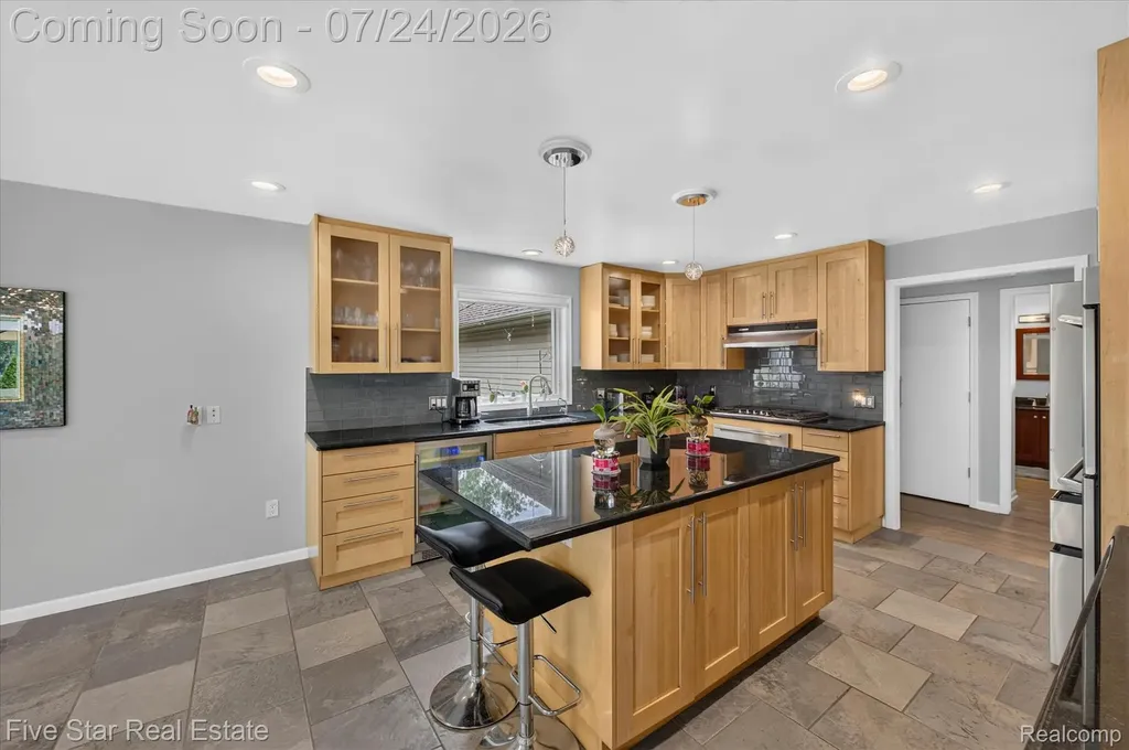 3556 Shady Beach Boulevard Orchard Lake Village City MI 48324