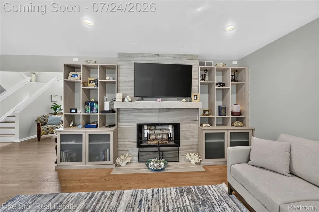 3556 Shady Beach Boulevard Orchard Lake Village City MI 48324