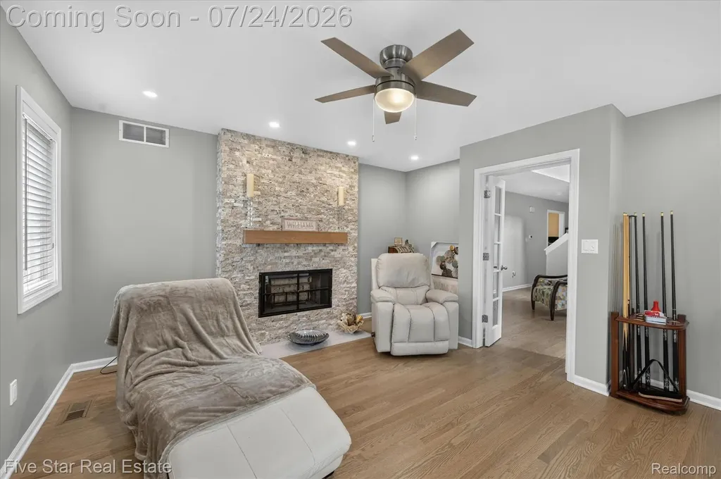 3556 Shady Beach Boulevard Orchard Lake Village City MI 48324
