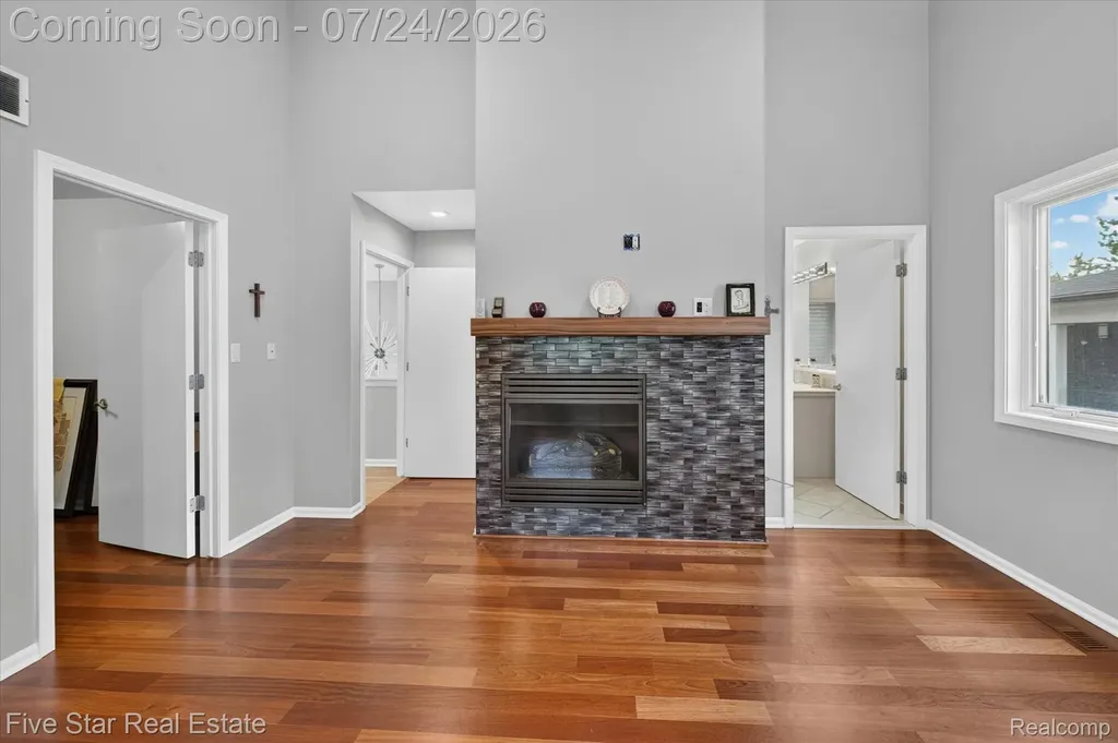 3556 Shady Beach Boulevard Orchard Lake Village City MI 48324