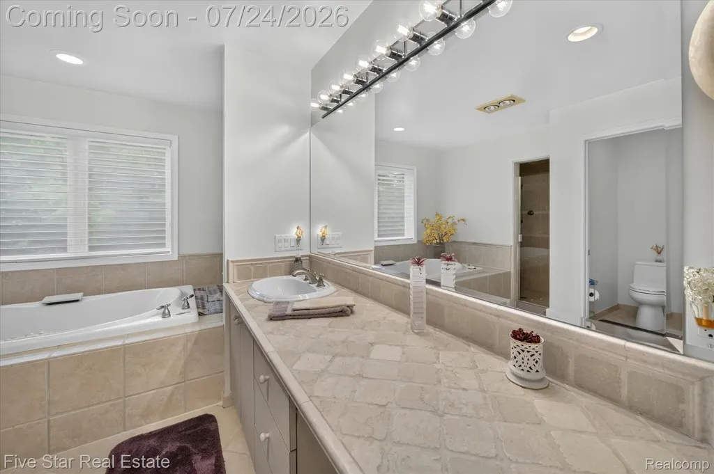 3556 Shady Beach Boulevard Orchard Lake Village City MI 48324
