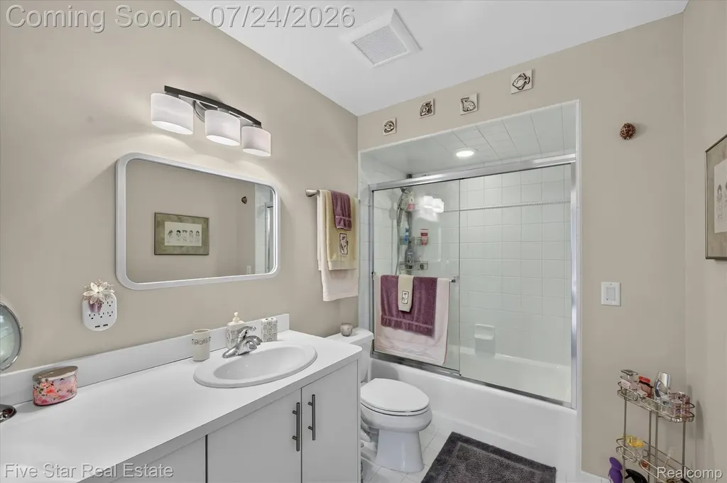 3556 Shady Beach Boulevard Orchard Lake Village City MI 48324