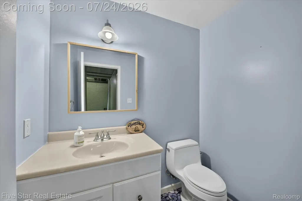3556 Shady Beach Boulevard Orchard Lake Village City MI 48324