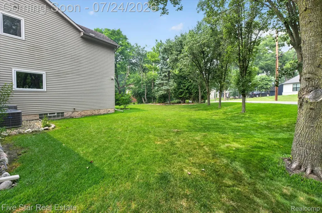 3556 Shady Beach Boulevard Orchard Lake Village City MI 48324