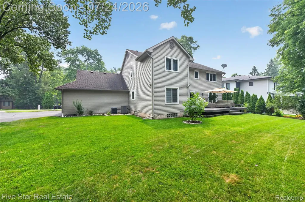 3556 Shady Beach Boulevard Orchard Lake Village City MI 48324