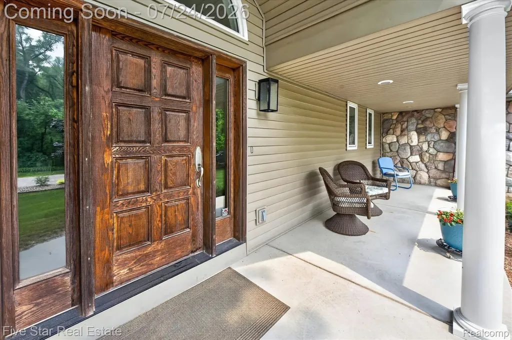 3556 Shady Beach Boulevard Orchard Lake Village City MI 48324