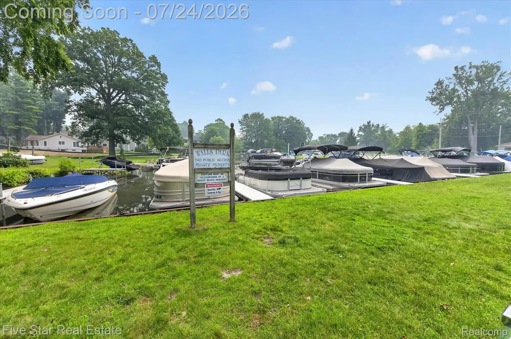 3556 Shady Beach Boulevard Orchard Lake Village City MI 48324