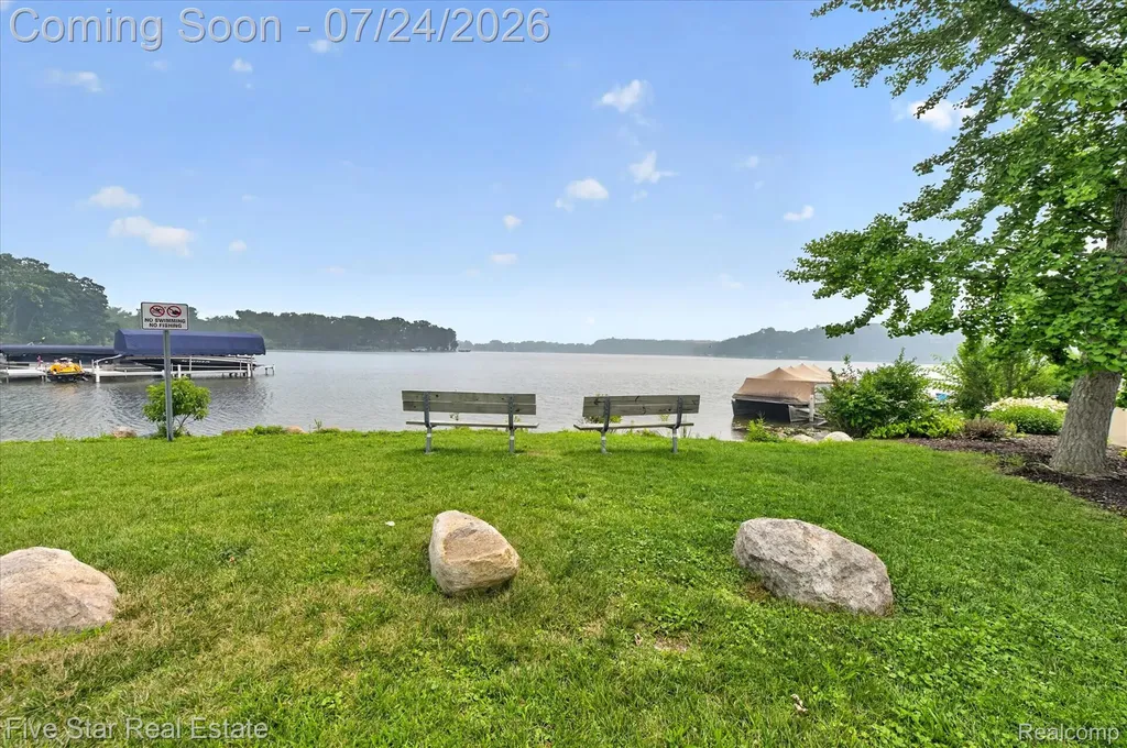 3556 Shady Beach Boulevard Orchard Lake Village City MI 48324