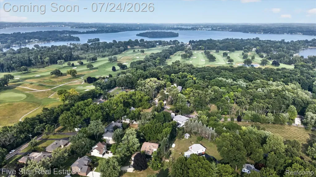 3556 Shady Beach Boulevard Orchard Lake Village City MI 48324
