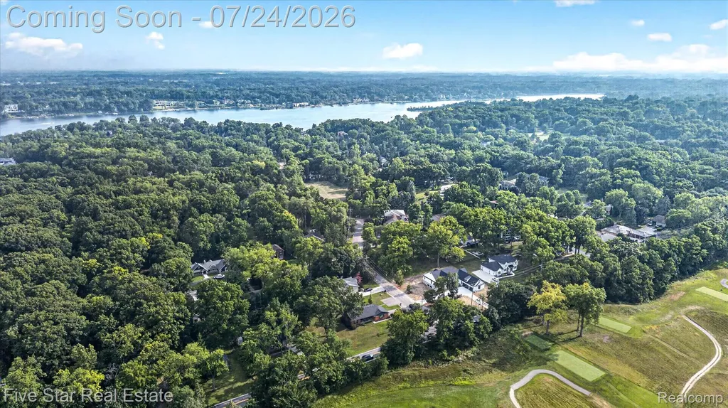 3556 Shady Beach Boulevard Orchard Lake Village City MI 48324