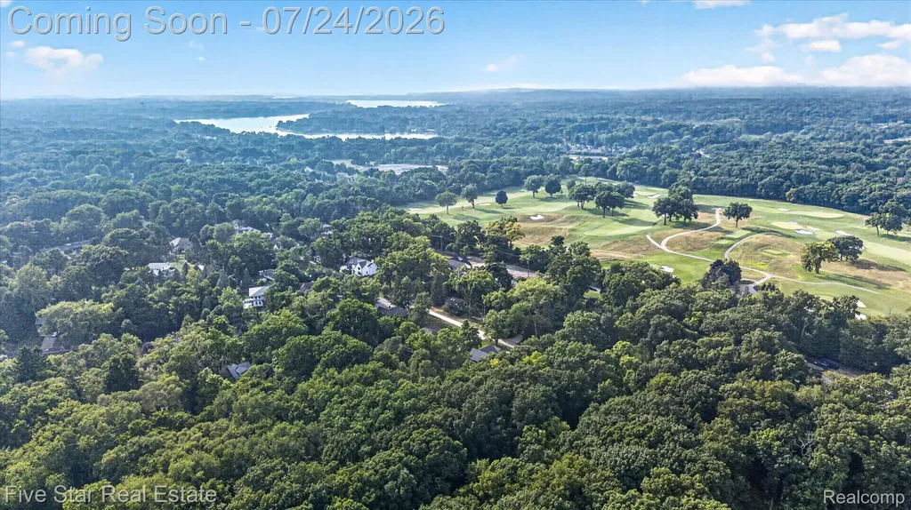3556 Shady Beach Boulevard Orchard Lake Village City MI 48324