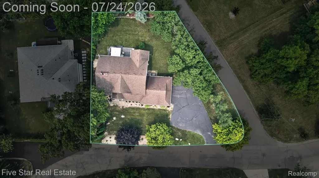 3556 Shady Beach Boulevard Orchard Lake Village City MI 48324