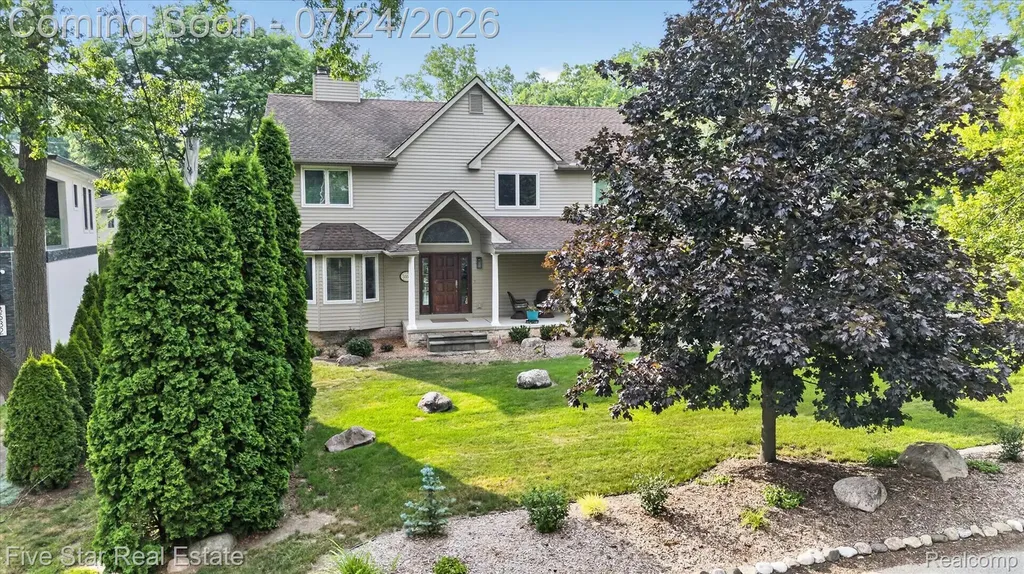 3556 Shady Beach Boulevard Orchard Lake Village City MI 48324