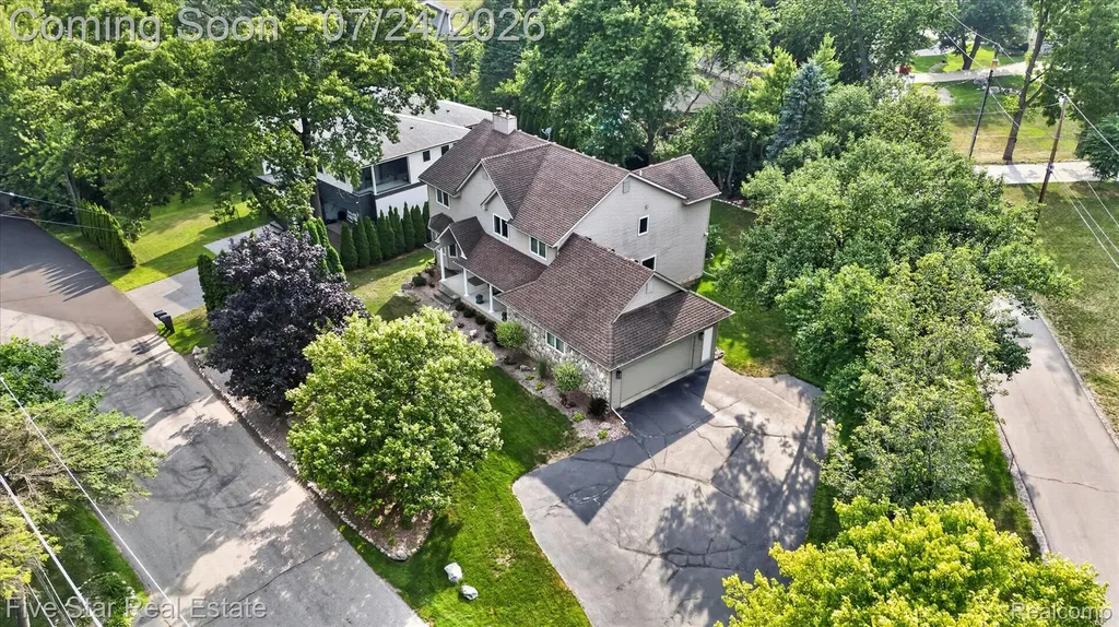 3556 Shady Beach Boulevard Orchard Lake Village City MI 48324
