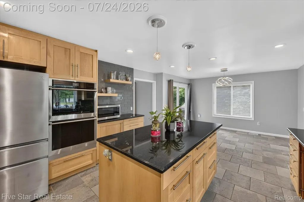 3556 Shady Beach Boulevard Orchard Lake Village City MI 48324