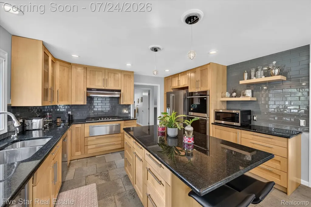 3556 Shady Beach Boulevard Orchard Lake Village City MI 48324