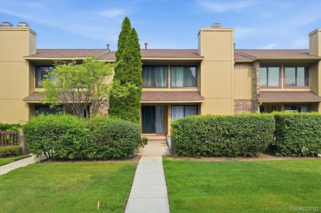 1820 S Hill Boulevard Bloomfield Hills City MI 48304