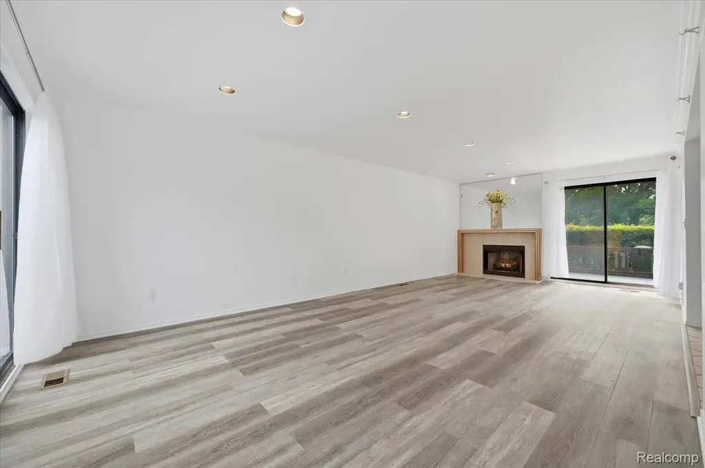 1820 S Hill Boulevard Bloomfield Hills City MI 48304