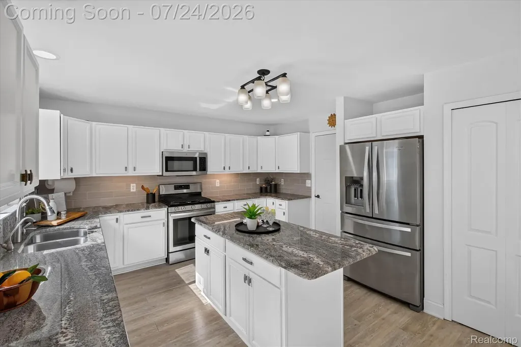 30007 Bradford Drive Lyon Charter Township MI 48165