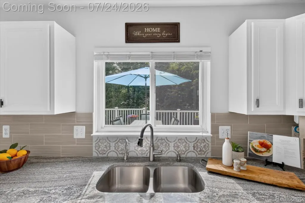 30007 Bradford Drive Lyon Charter Township MI 48165
