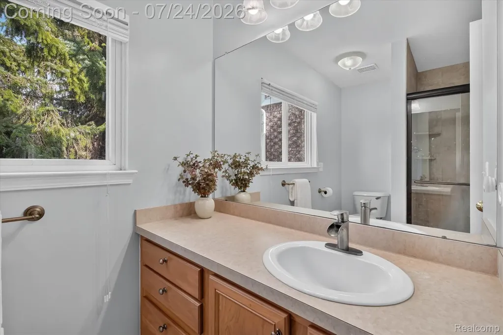30007 Bradford Drive Lyon Charter Township MI 48165