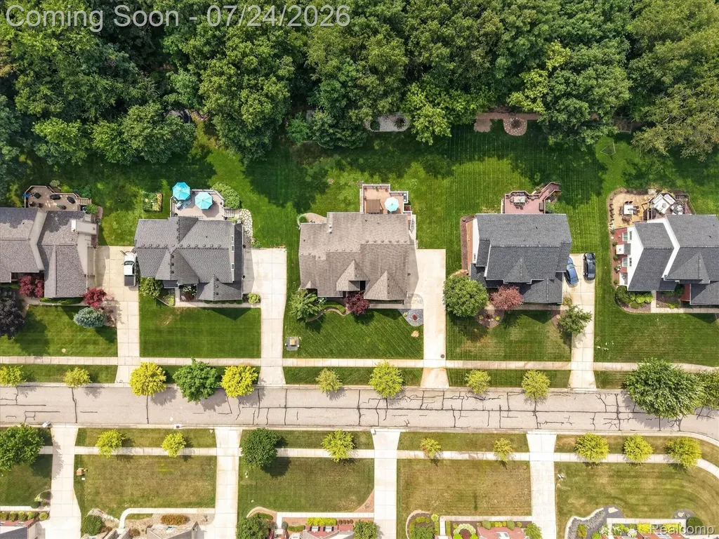 30007 Bradford Drive Lyon Charter Township MI 48165