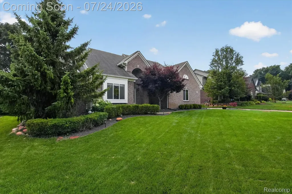 30007 Bradford Drive Lyon Charter Township MI 48165