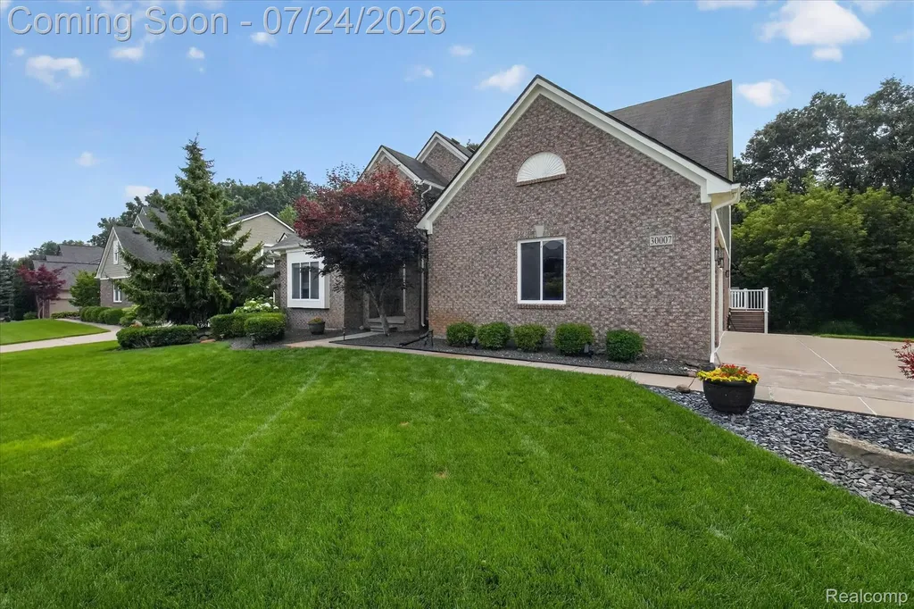 30007 Bradford Drive Lyon Charter Township MI 48165
