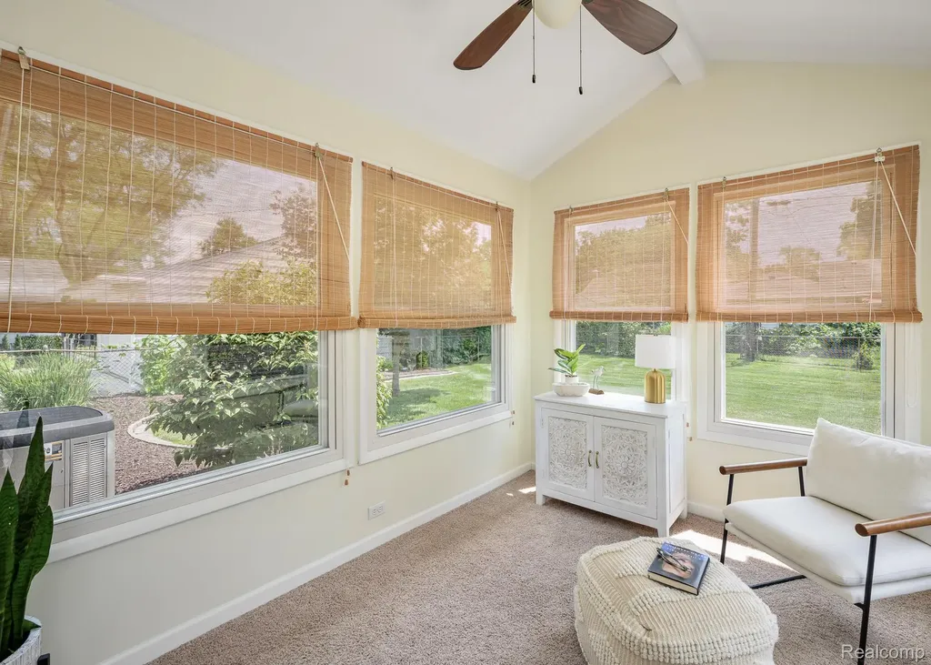 16231 Beechwood Avenue Beverly Hills Village MI 48025