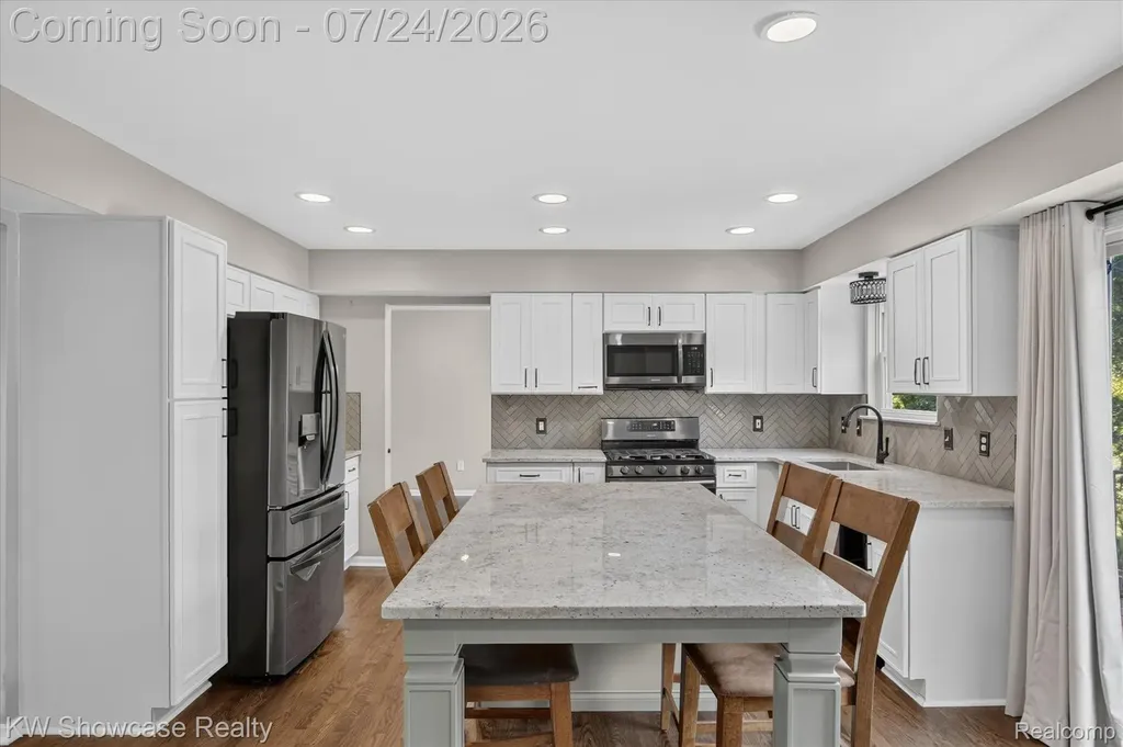 2810 Augusta Drive Commerce Charter Township MI 48382