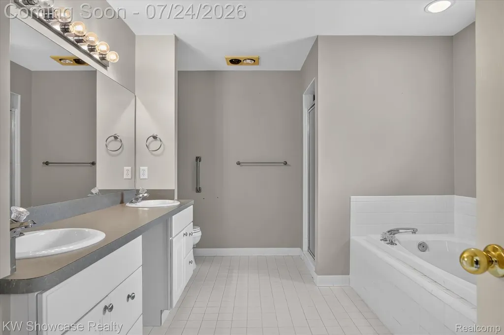2810 Augusta Drive Commerce Charter Township MI 48382