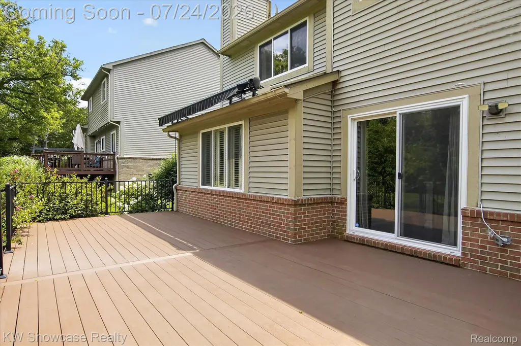 2810 Augusta Drive Commerce Charter Township MI 48382