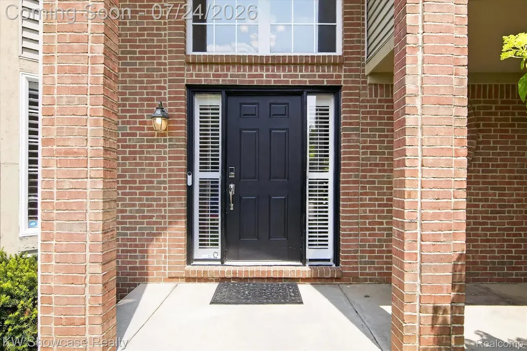 2810 Augusta Drive Commerce Charter Township MI 48382