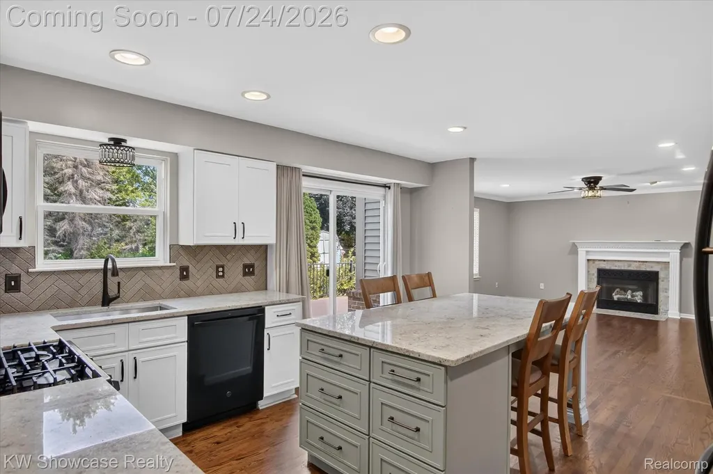 2810 Augusta Drive Commerce Charter Township MI 48382
