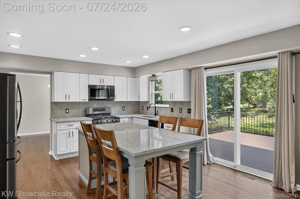 2810 Augusta Drive Commerce Charter Township MI 48382
