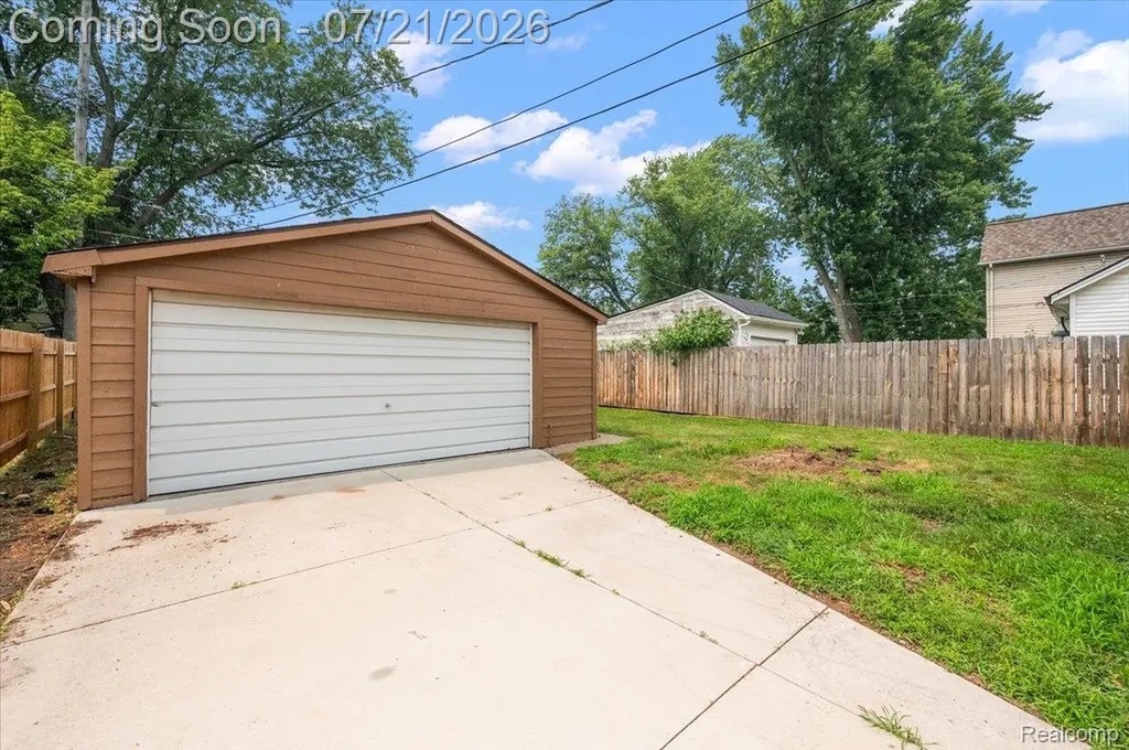 26585 Barrington Street Madison Heights City MI 48071