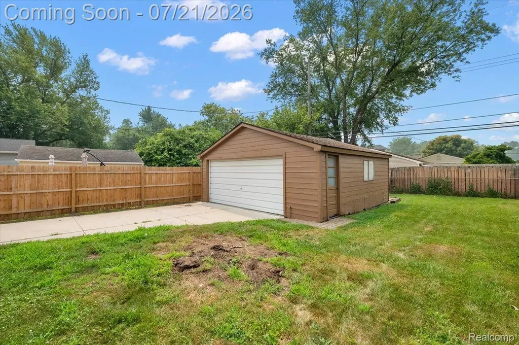 26585 Barrington Street Madison Heights City MI 48071