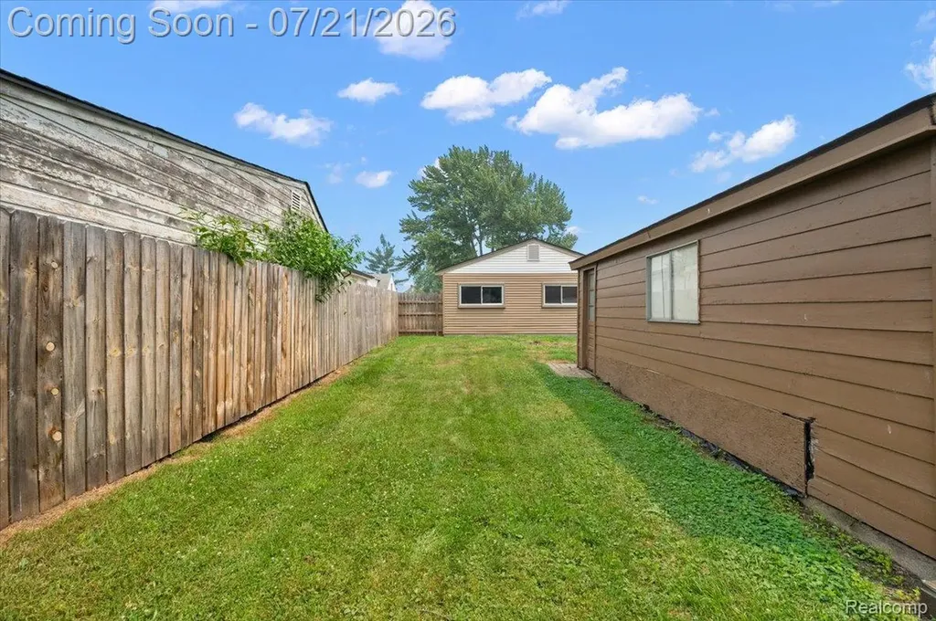 26585 Barrington Street Madison Heights City MI 48071