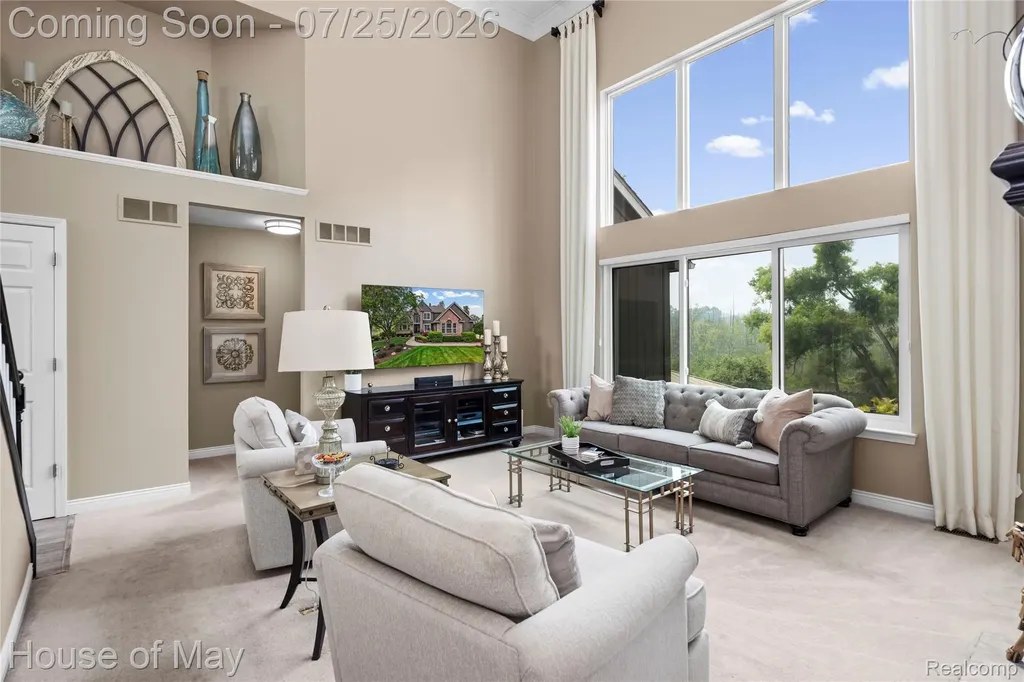 2082 Sandlewood Drive White Lake Charter Township MI 48383