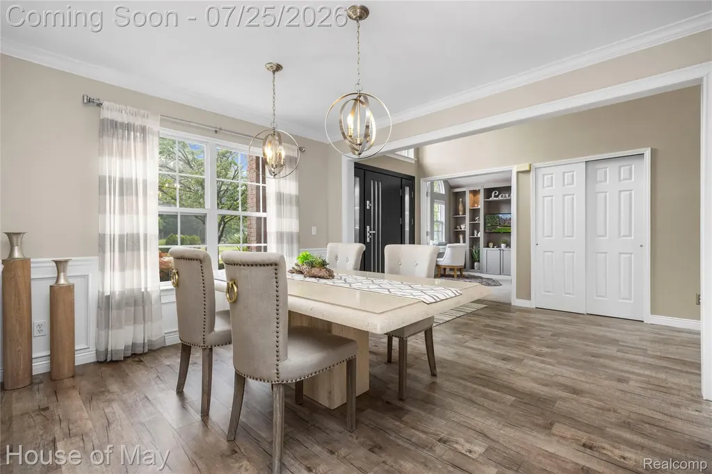 2082 Sandlewood Drive White Lake Charter Township MI 48383