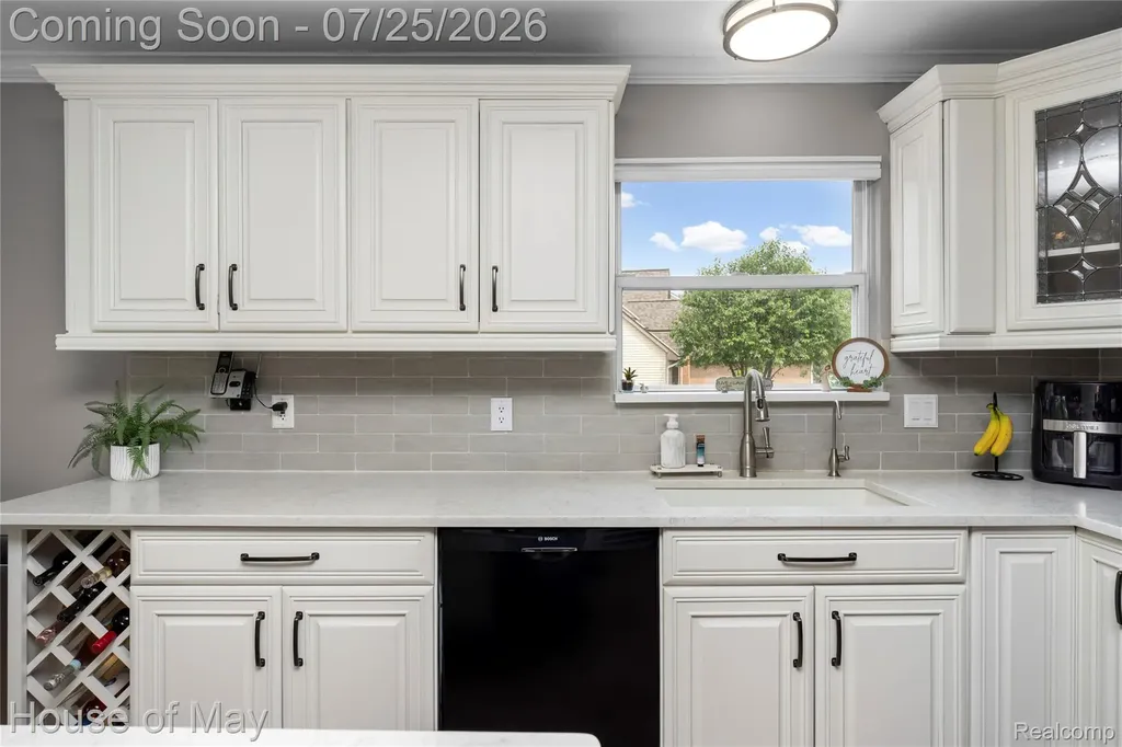 2082 Sandlewood Drive White Lake Charter Township MI 48383